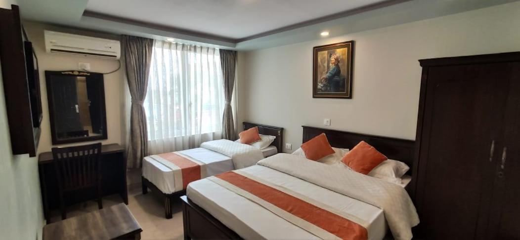 Hotel Pipal Tree Kathmandu Exterior foto